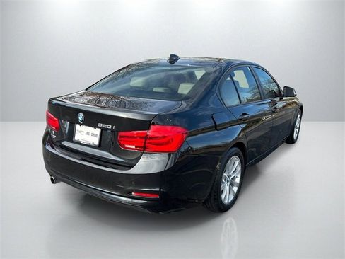 Used 2018 BMW 320i Sedan w/ Convenience Package image 7
