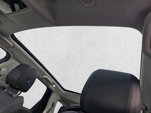 Certified 2025 Land Rover Discovery Sport S image 23