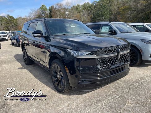 New 2026 Lincoln Navigator Reserve w/ Jet Appearance Package image 1
