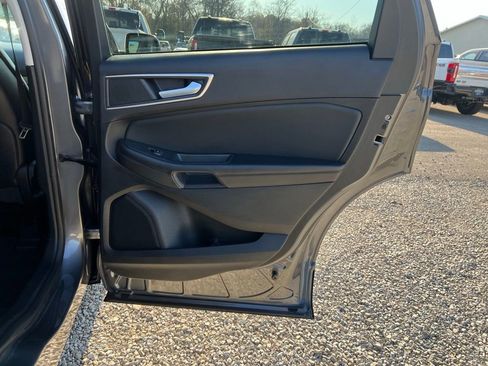 Used 2023 Ford Edge SEL image 18