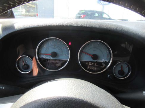 Used 2014 Jeep Wrangler Polar Edition image 27
