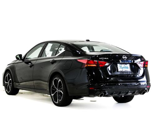 Used 2024 Nissan Altima 2.5 SR FWD image 8