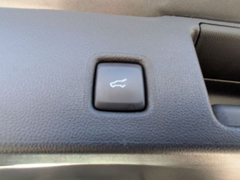 Used 2022 Ford Escape SE w/ Convenience Package image 28