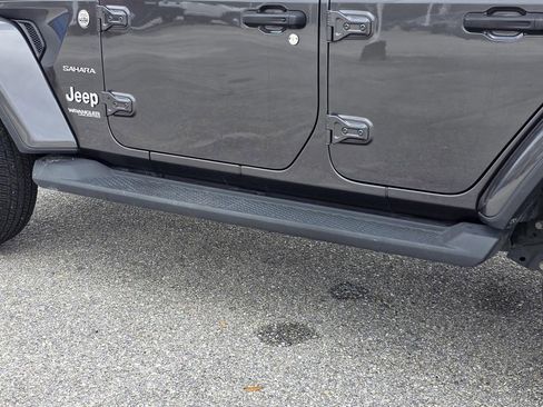 Used 2021 Jeep Wrangler Unlimited Sahara image 30