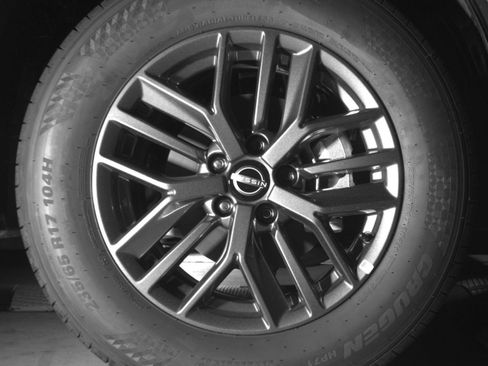 Used 2026 Nissan Rogue SV AWD/4WD image 16