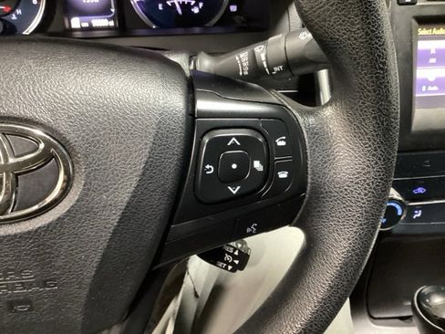 Used 2017 Toyota Camry XLE image 22