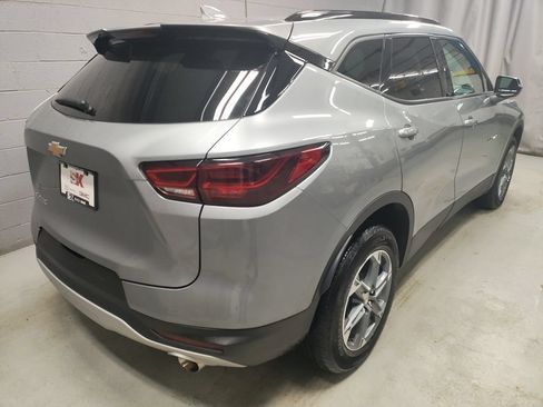 Used 2024 Chevrolet Blazer LT FWD image 2