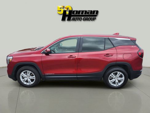 Used 2024 GMC Terrain SLE image 2