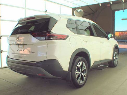 Used 2023 Nissan Rogue SV w/ SV Premium B Package image 15