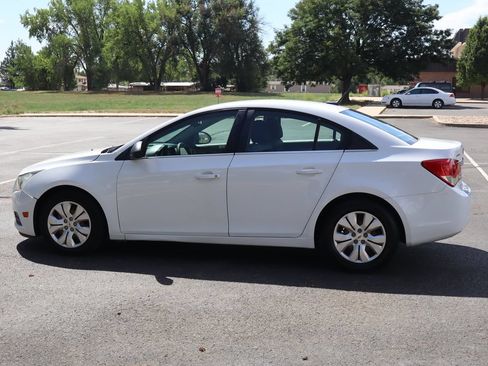 Used 2012 Chevrolet Cruze LS FWD image 8