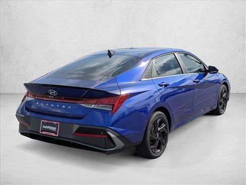Used 2026 Hyundai Elantra SEL Sport Premium FWD image 5