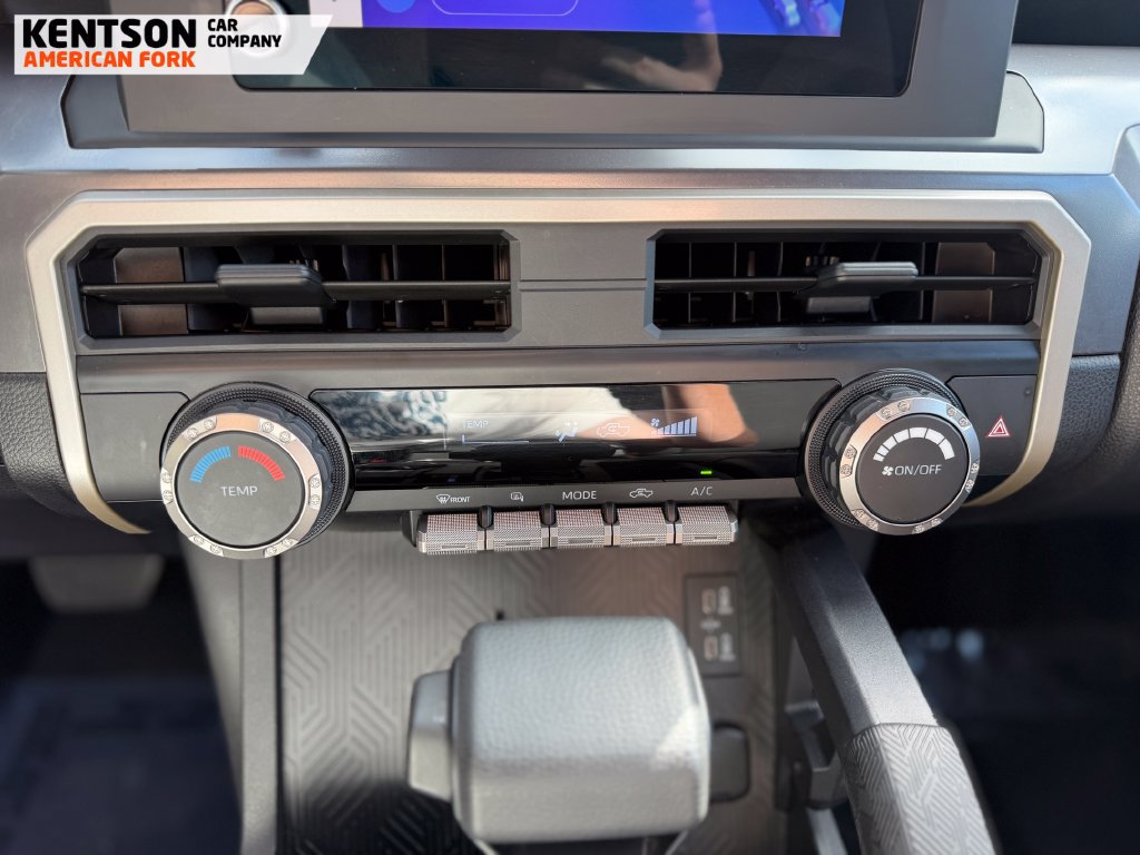 Used 2025 Toyota Tacoma SR5 AWD/4WD image 24