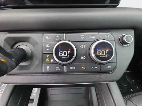 Used 2020 Land Rover Defender 110 SE AWD/4WD image 20