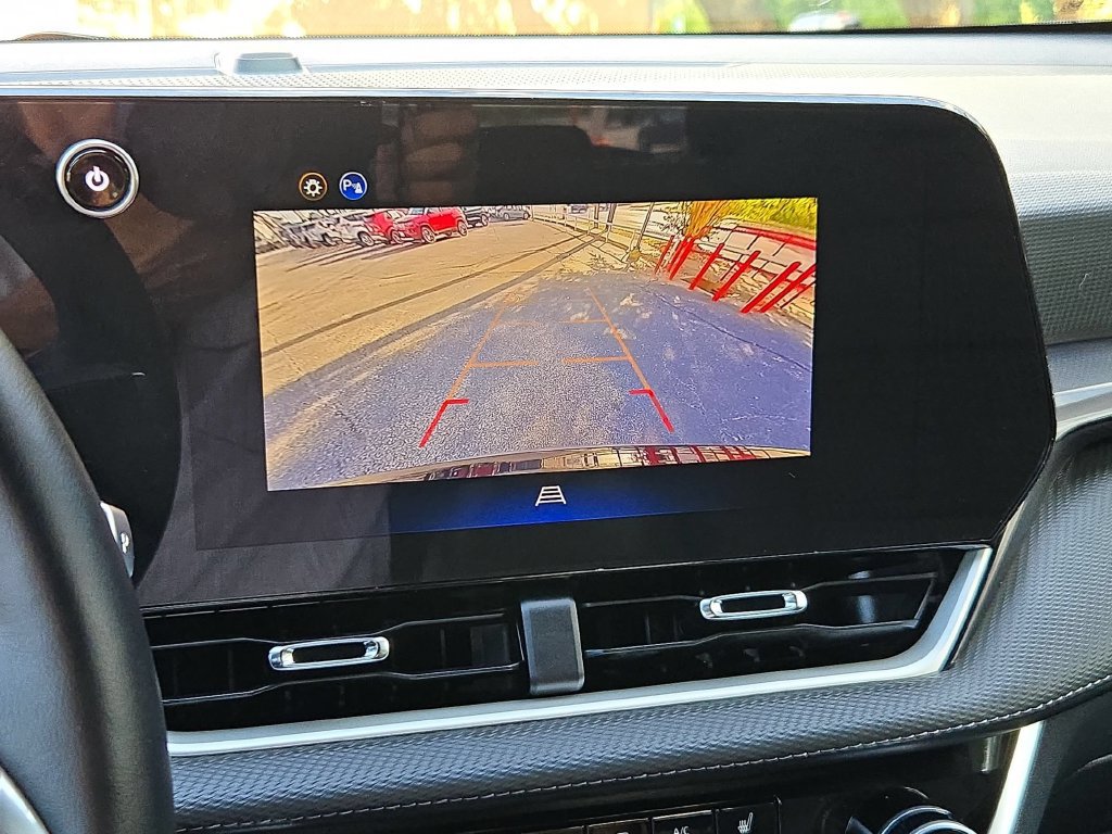 Used 2026 Chevrolet Equinox LT FWD image 18