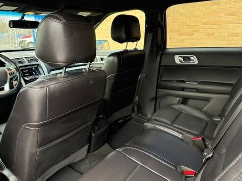 Used 2014 Ford Explorer XLT w/ Equipment Group 202A image 15