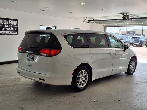 Used 2023 Chrysler Voyager LX FWD image 21