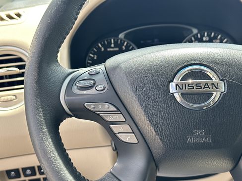 Used 2016 Nissan Pathfinder Platinum AWD/4WD image 28