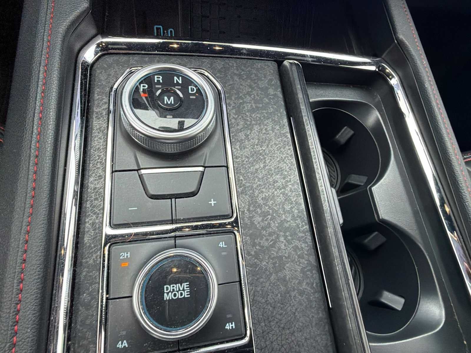 Used 2023 Ford Expedition Limited AWD/4WD image 32
