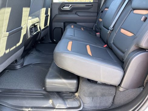 Used 2025 GMC Sierra 2500 AT4 w/ AT4 Premium Plus Package AWD/4WD image 29