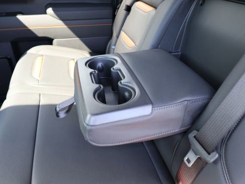 New 2026 GMC Sierra 1500 AT4 w/ AT4 Premium Package AWD/4WD image 30
