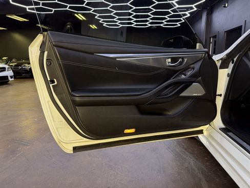 Used 2018 INFINITI Q60 3.0t Luxe AWD/4WD image 12