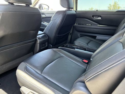 Used 2022 Nissan Pathfinder SL w/ SL Premium Package FWD image 15