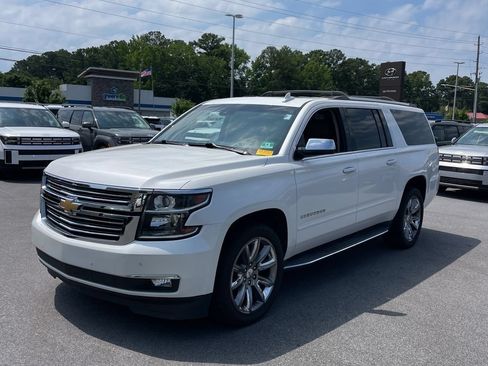 Used 2018 Chevrolet Suburban Premier AWD/4WD image 2
