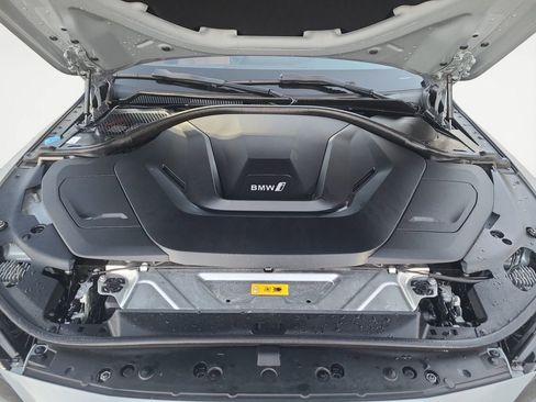 Used 2023 BMW i4 eDrive40 w/ M Sport Package image 18