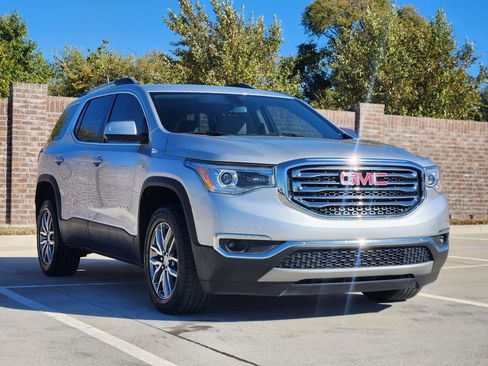 Used 2019 GMC Acadia SLE image 4