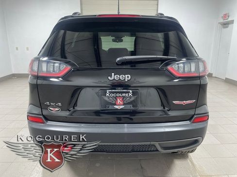 Used 2022 Jeep Cherokee Trailhawk image 5