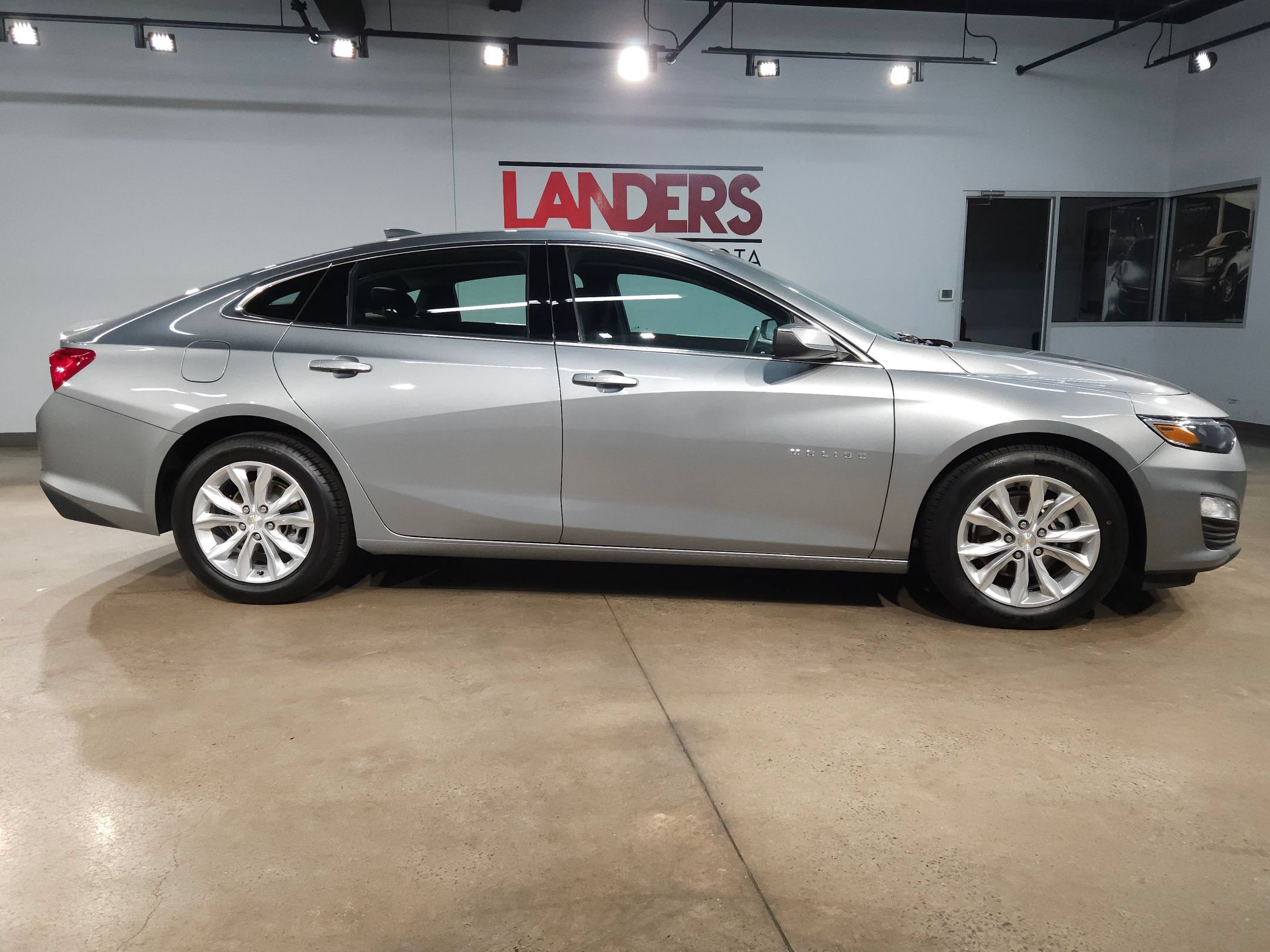 Used 2024 Chevrolet Malibu LT FWD image 8