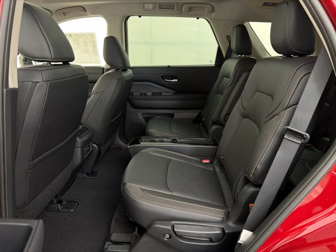 New 2026 Nissan Pathfinder SL w/ SL Premium Package FWD image 15
