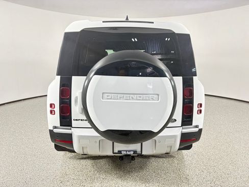 Used 2023 Land Rover Defender 130 SE AWD/4WD image 4