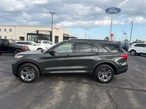 Used 2023 Ford Explorer XLT w/ Equipment Group 202A AWD/4WD image 2