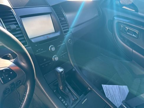 Used 2015 Ford Taurus SHO image 12