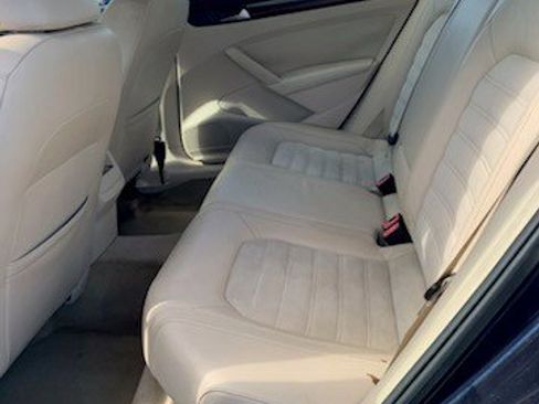 Used 2012 Volkswagen Passat 2.5 SEL Premium image 10