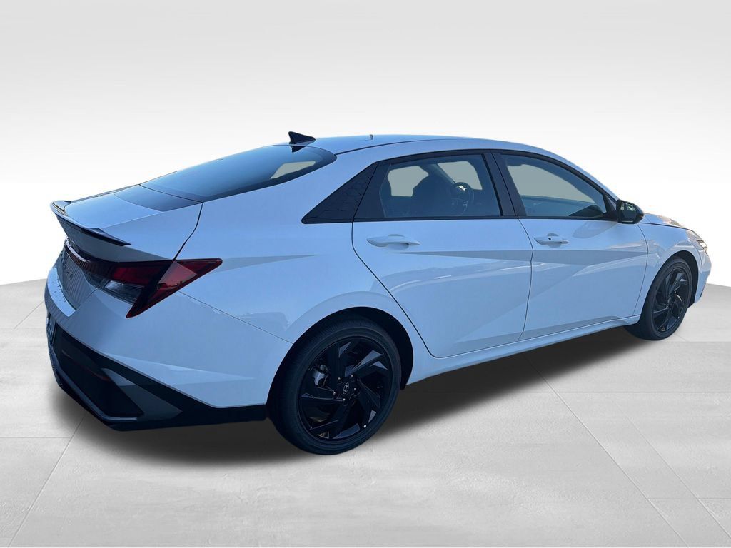 New 2026 Hyundai Elantra SEL Sport FWD image 7