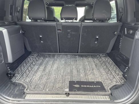 Used 2025 Land Rover Defender 110 AWD/4WD image 18