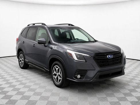 Used 2023 Subaru Forester Premium AWD/4WD image 1