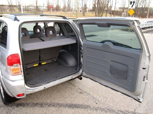 Used 2003 Toyota RAV4 4WD image 31