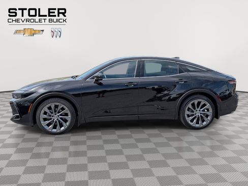 Used 2023 Toyota Crown Limited w/ Advanced Technology Package image 2