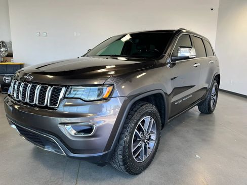 Used 2019 Jeep Grand Cherokee Limited w/ Luxury Group II AWD/4WD image 3