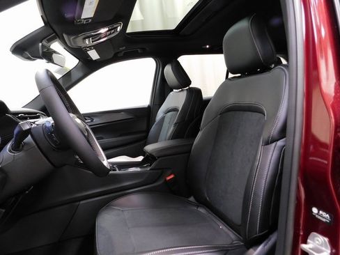 New 2025 Jeep Grand Cherokee Altitude image 9