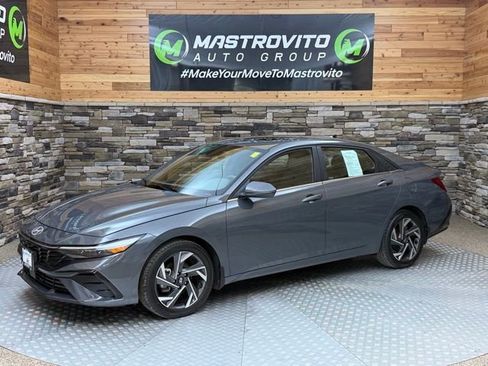 Used 2024 Hyundai Elantra SEL w/ Convenience Package FWD image 5