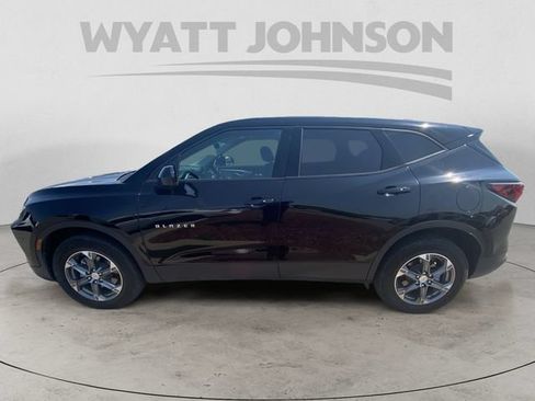 Used 2025 Chevrolet Blazer LT FWD image 4