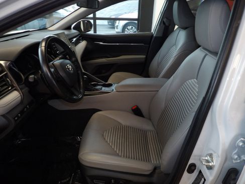 Used 2024 Toyota Camry SE image 25