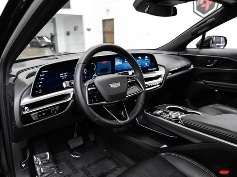 Used 2024 Cadillac Lyriq Sport AWD/4WD image 3