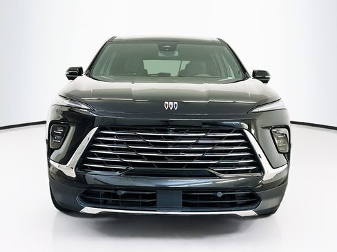 Used 2025 Buick Enclave Preferred image 2