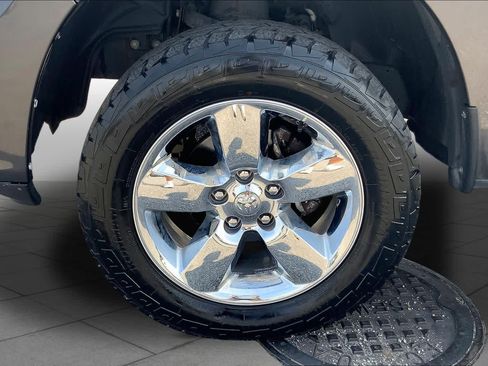 Used 2019 RAM 1500 Express w/ Express Value Package AWD/4WD image 11