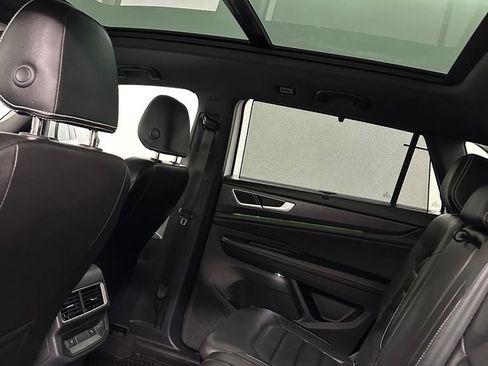 Used 2024 Volkswagen Atlas Cross Sport SEL R-Line AWD/4WD image 26